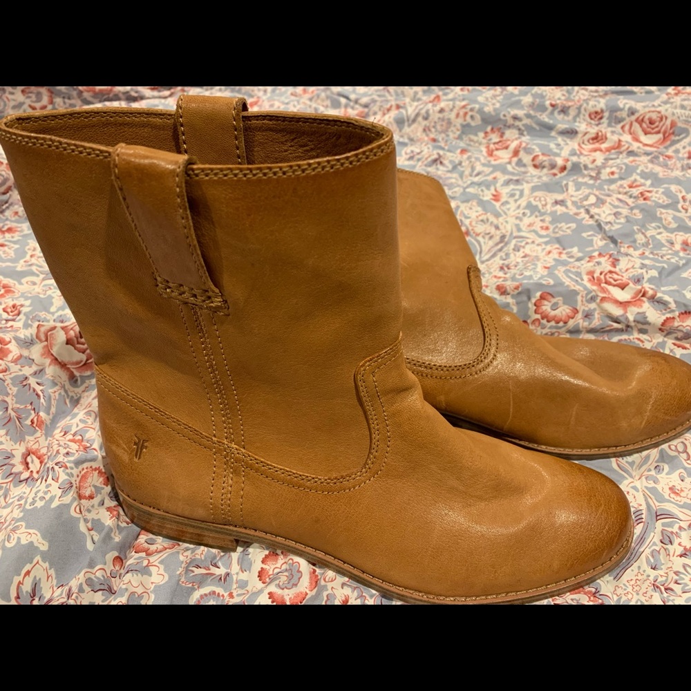 Frye Size 9.5 Ankle Short Boot Brand New